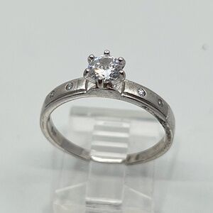 sterling silver cubic zirconia engagement ring - GM529